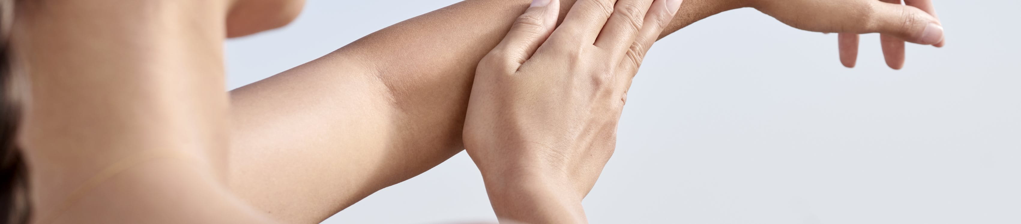 Een zonneallergie is een door zon veroorzaakte huidreactie waarbij de huiduitslag vertoont.