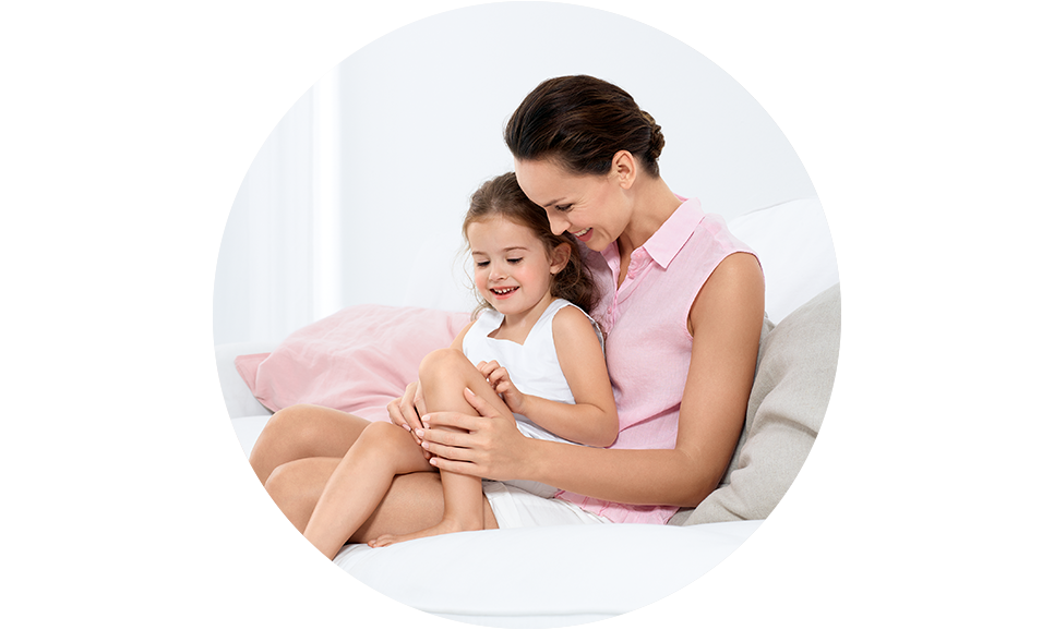 žena s djetetom u naručju