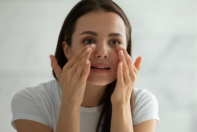 borse e occhiaie sotto gli occhi