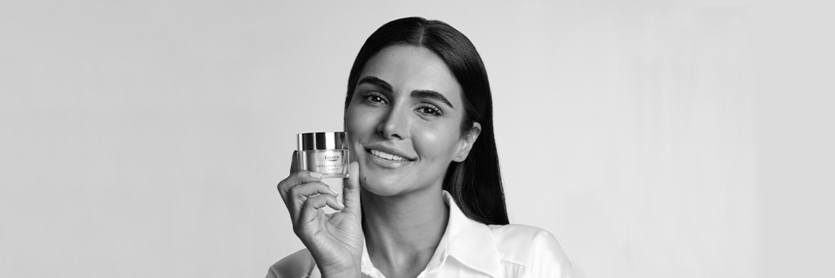 Anti-age woman eucerin cream