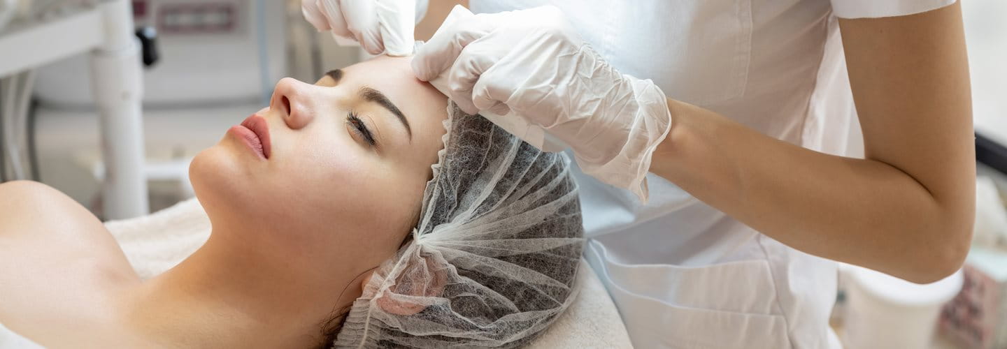 manualne oczyszczanie twarzy