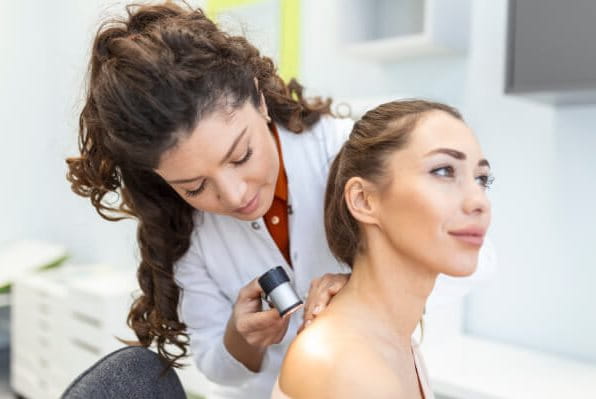 wizyta u dermatologa