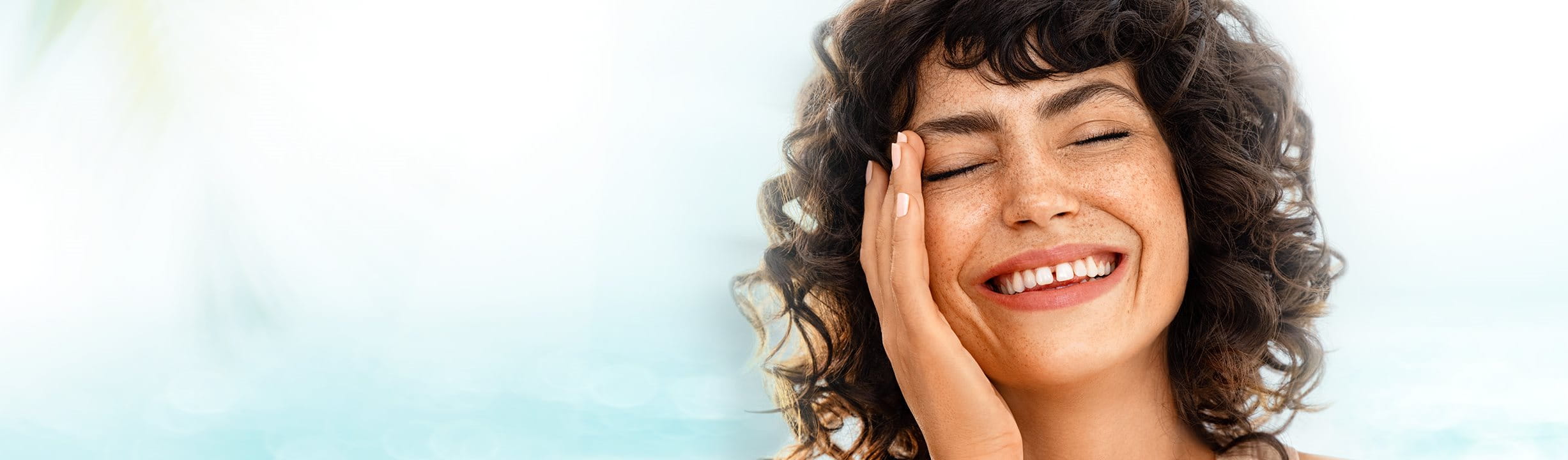 Emulzia na opaľovanie na tvár s depigmentačným účinkom Pigment Control SPF 50+ tónovaná