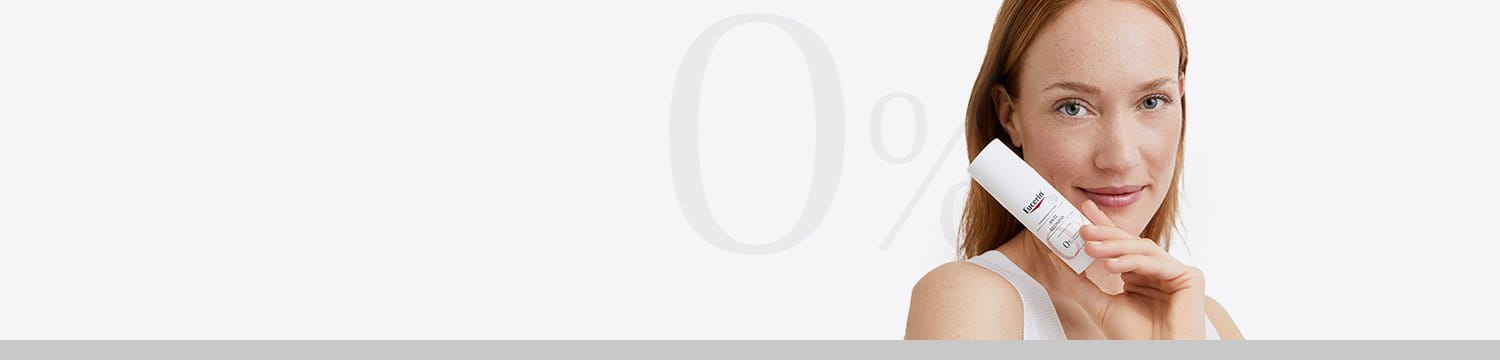 žena držiaca krém