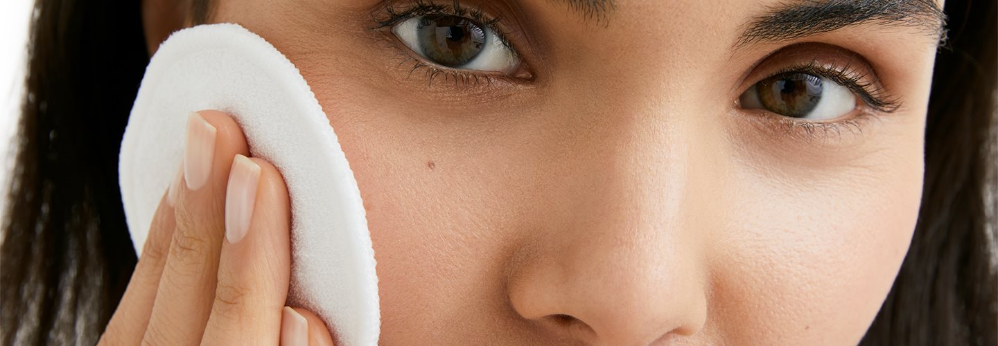 Правилна грижа за мазна и склонна към акне кожа