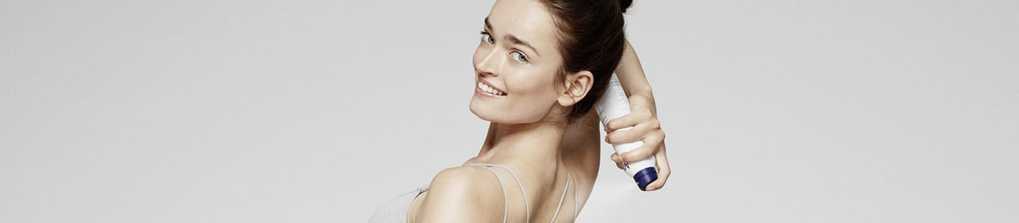 Maść regenerująca w spray`u do skóry suchej lub popękanej