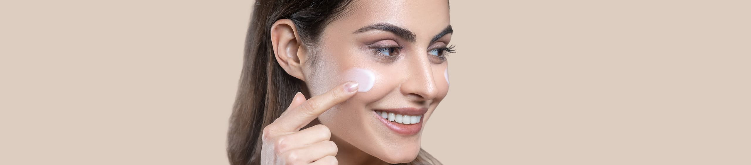 Beneficios de usar crema o sérum facial