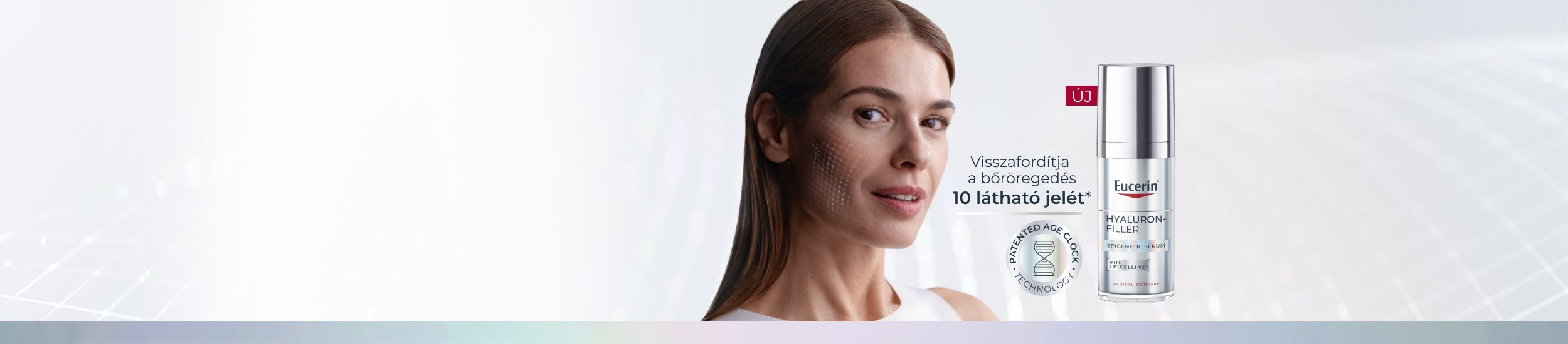 Egy bőrgyógyász egy páciens vállát vizsgálja