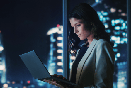 Persona afectada por la luz azul