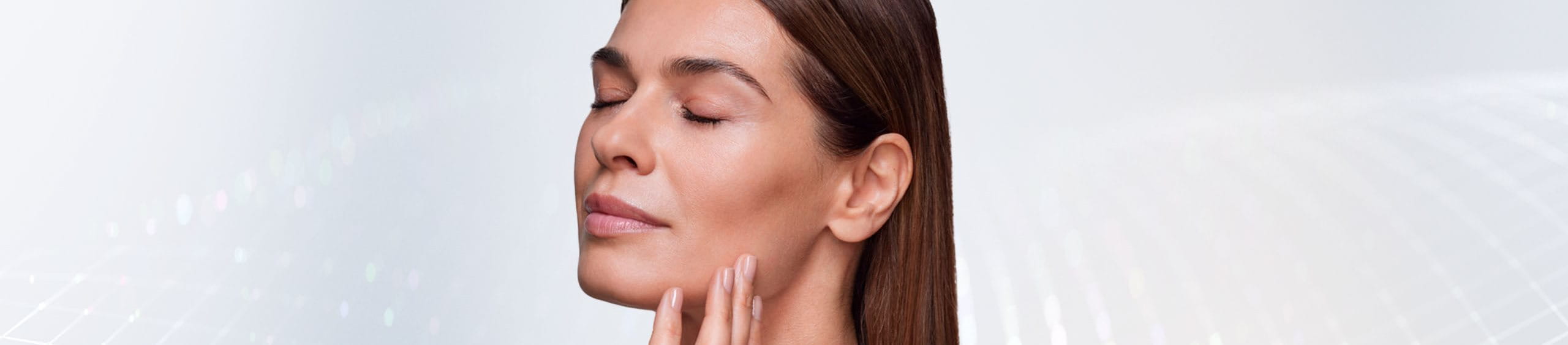 Mujer que hará su rutina de cuidado facial