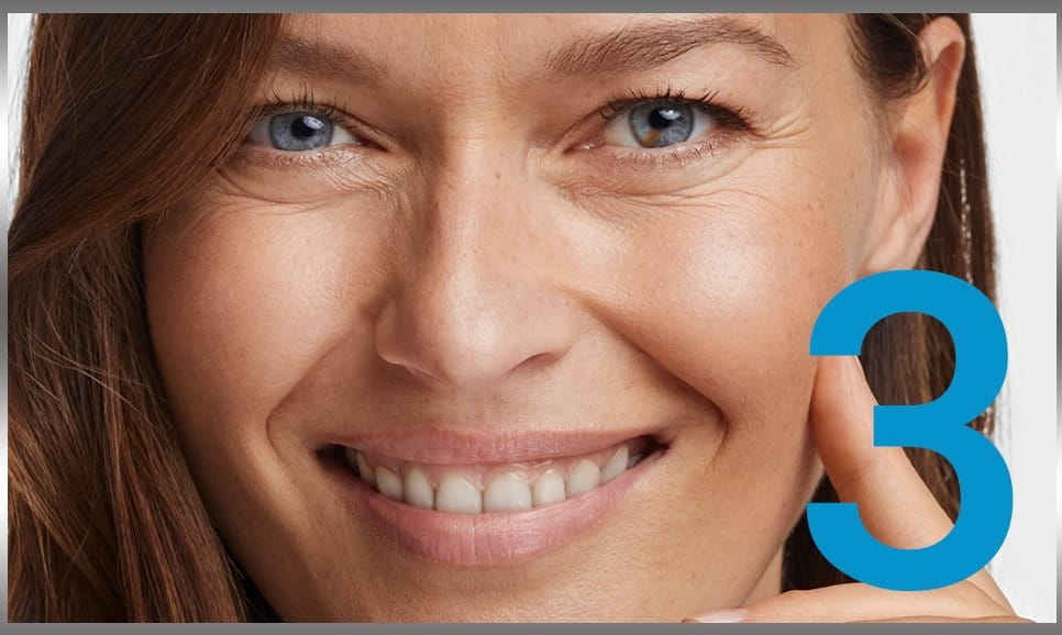 Mujer feliz con su piel - Eucerin® Hyaluron-Filler + 3x Effect