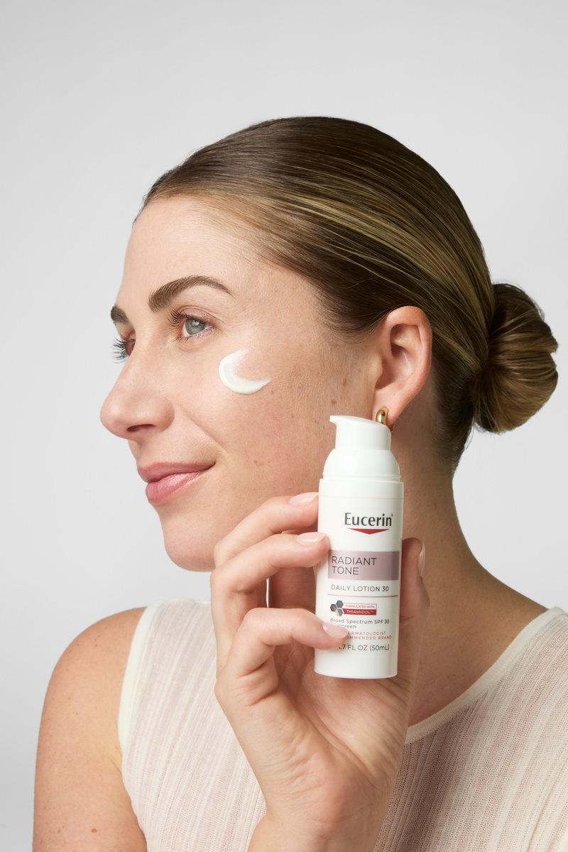 Achieving skin radiance naturally at home is possible as part of your skincare routine. 