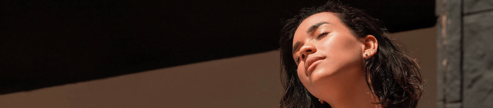 donna esposta al sole