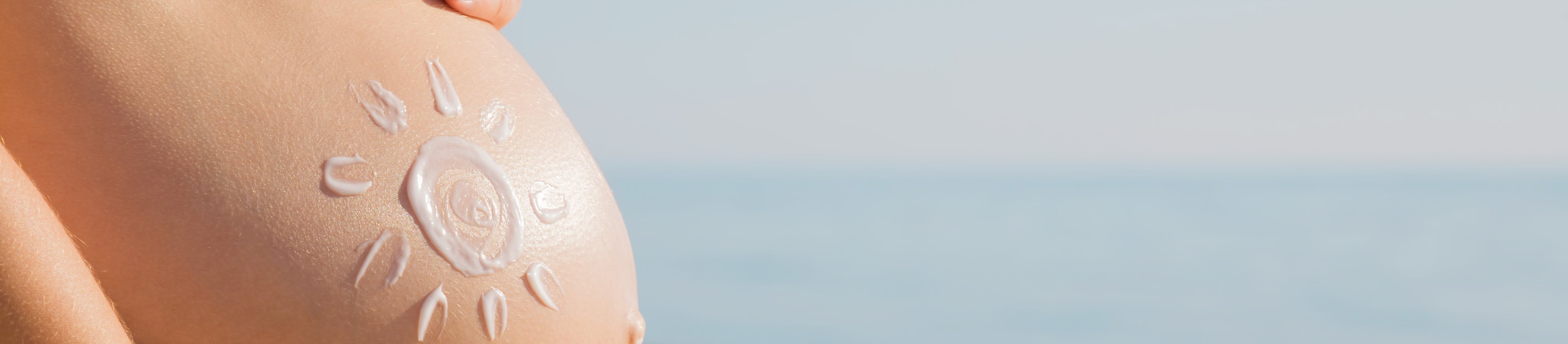 Zwanger zonnen kan prima, mits je de juiste voorzorgsmaatregelen treft.