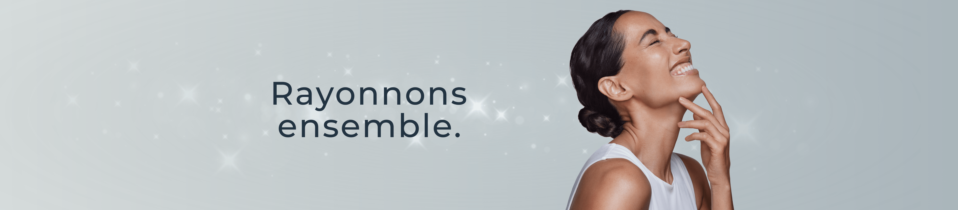 Une femme à la peau visiblement saine