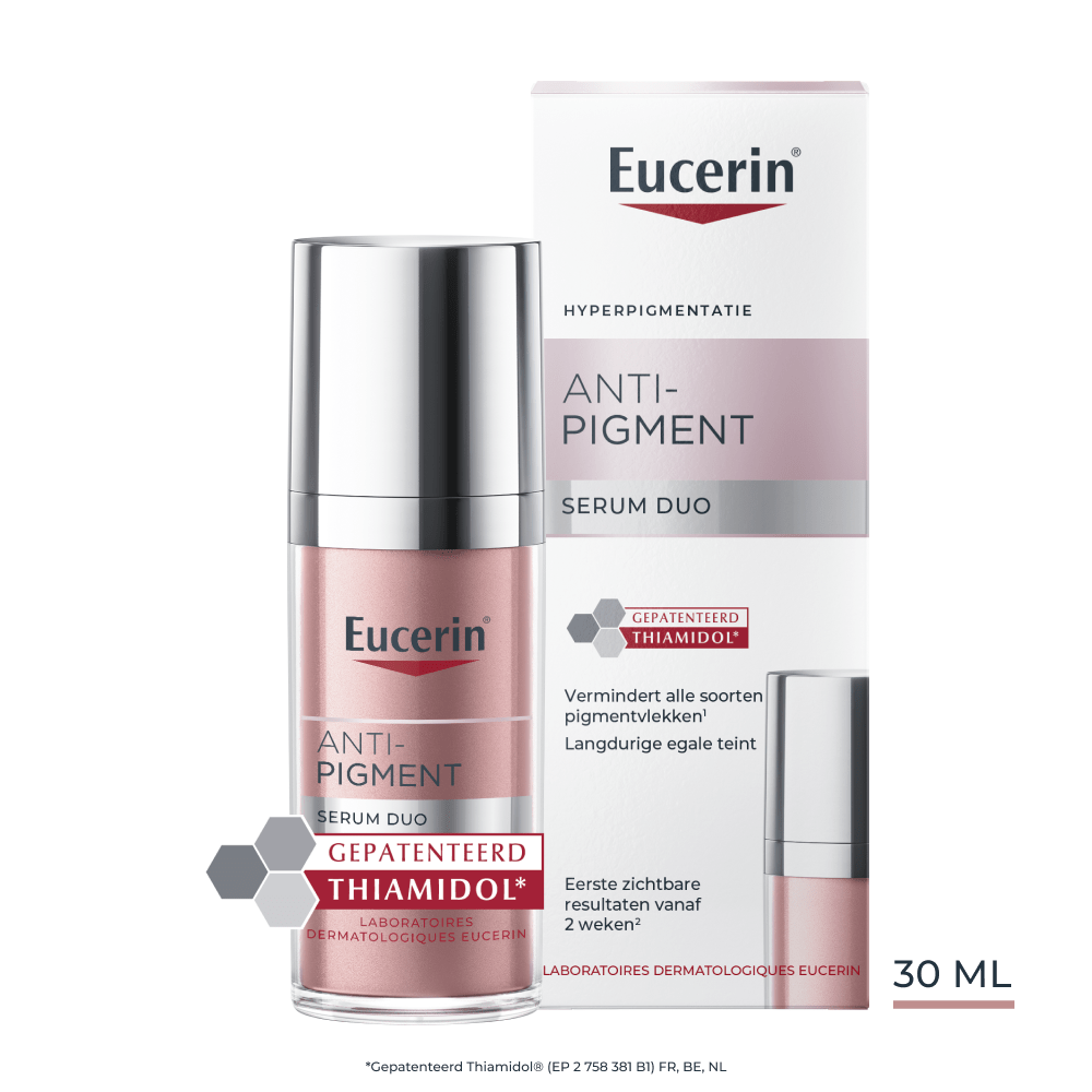 Een fles Eucerin Anti-Pigment Serum Duo met Thiamidol*, een serum dat pigmentvlekken vermindert en de huidteint egaler maakt.