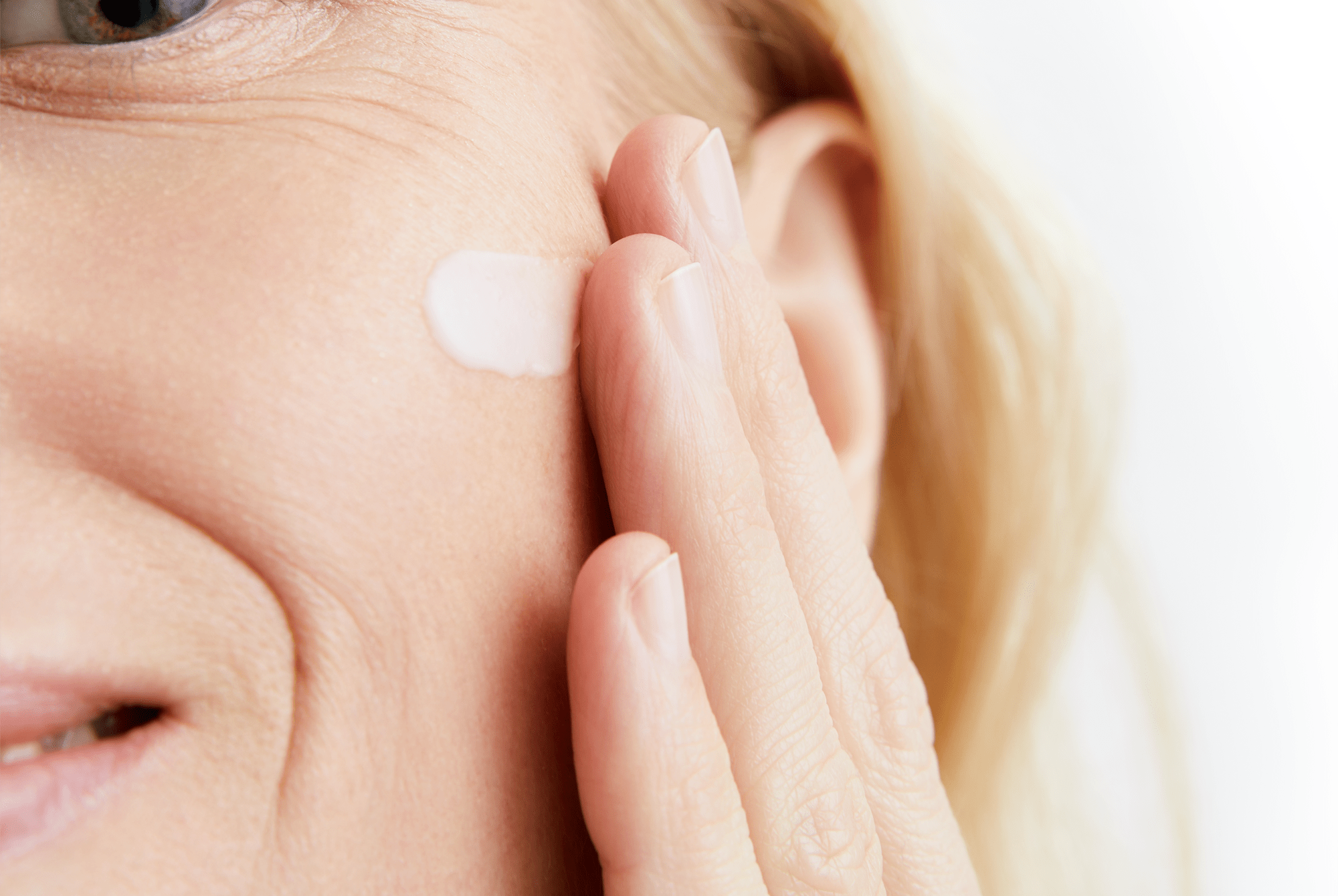 sequedad-de-la-piel-inducida-por-la-edad-eucerin