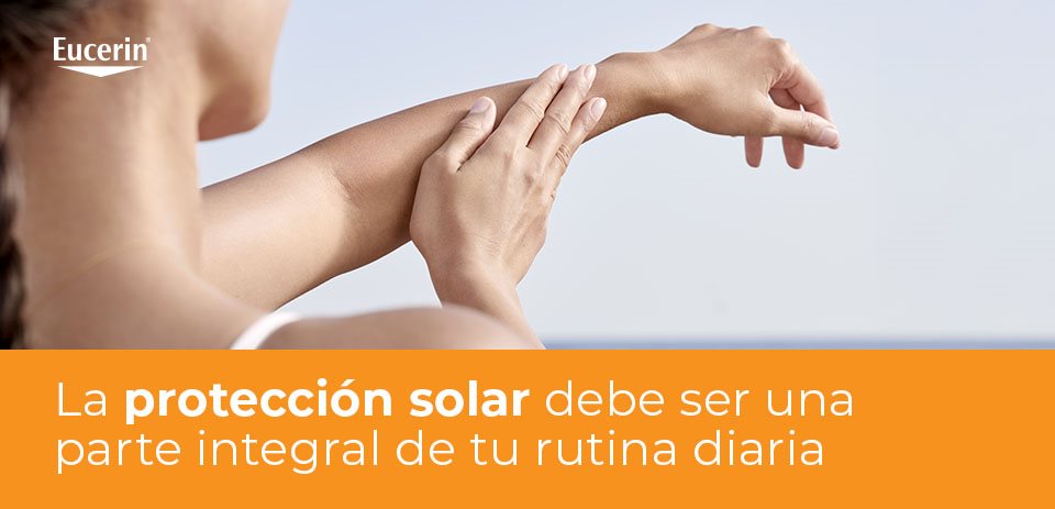 Persona utilizando protección solar