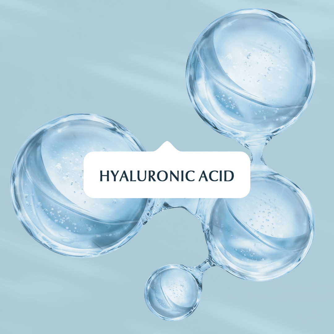 Mikroskopické zobrazení molekul kyseliny hyaluronové v čirém modrém hydratačním séru.