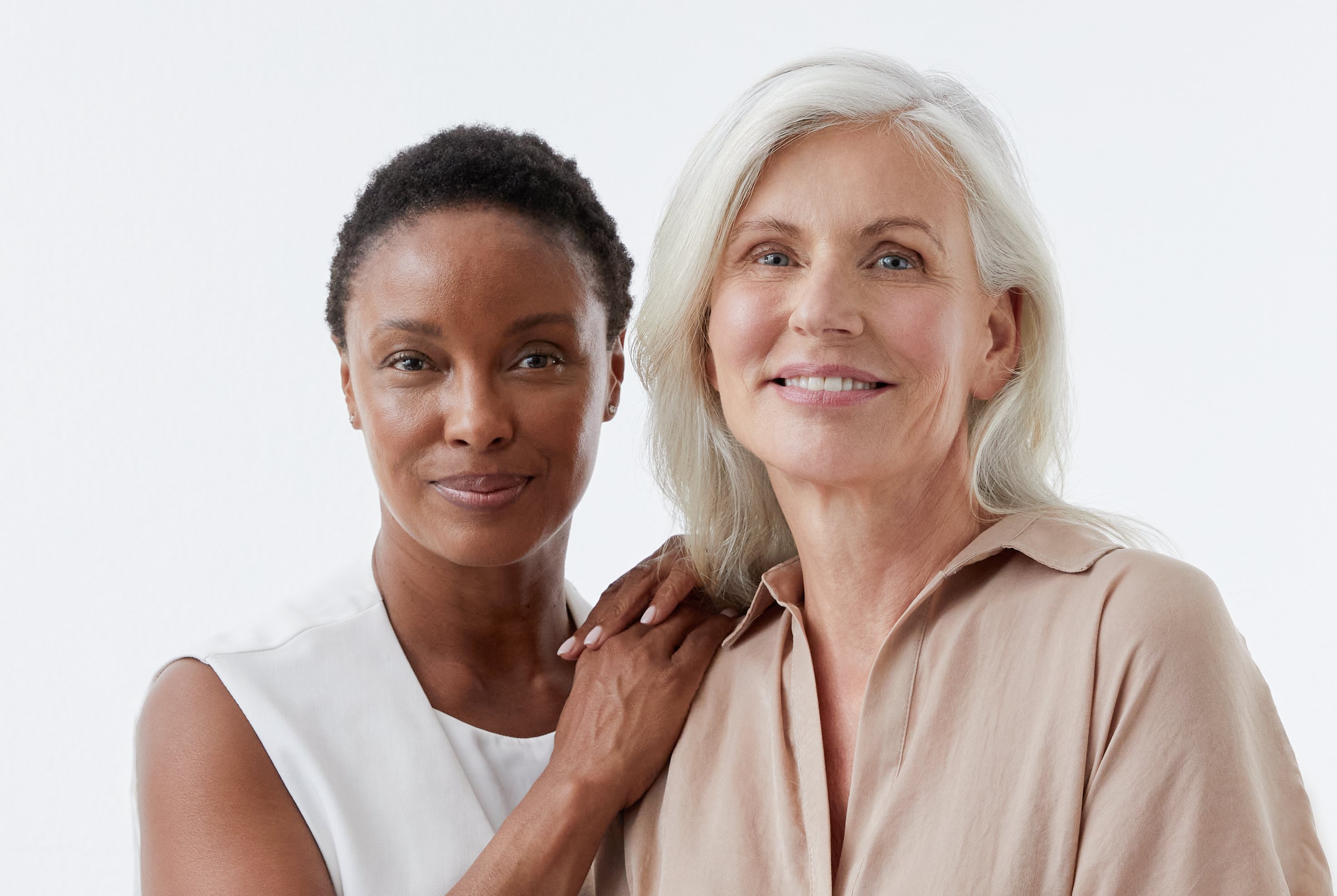 Een goede anti-aging crème helpt bij het hydrateren van de huid, stimuleert de aanmaak van collageen en vermindert fijne lijntjes en rimpels.