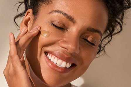 Protector solar facial con color