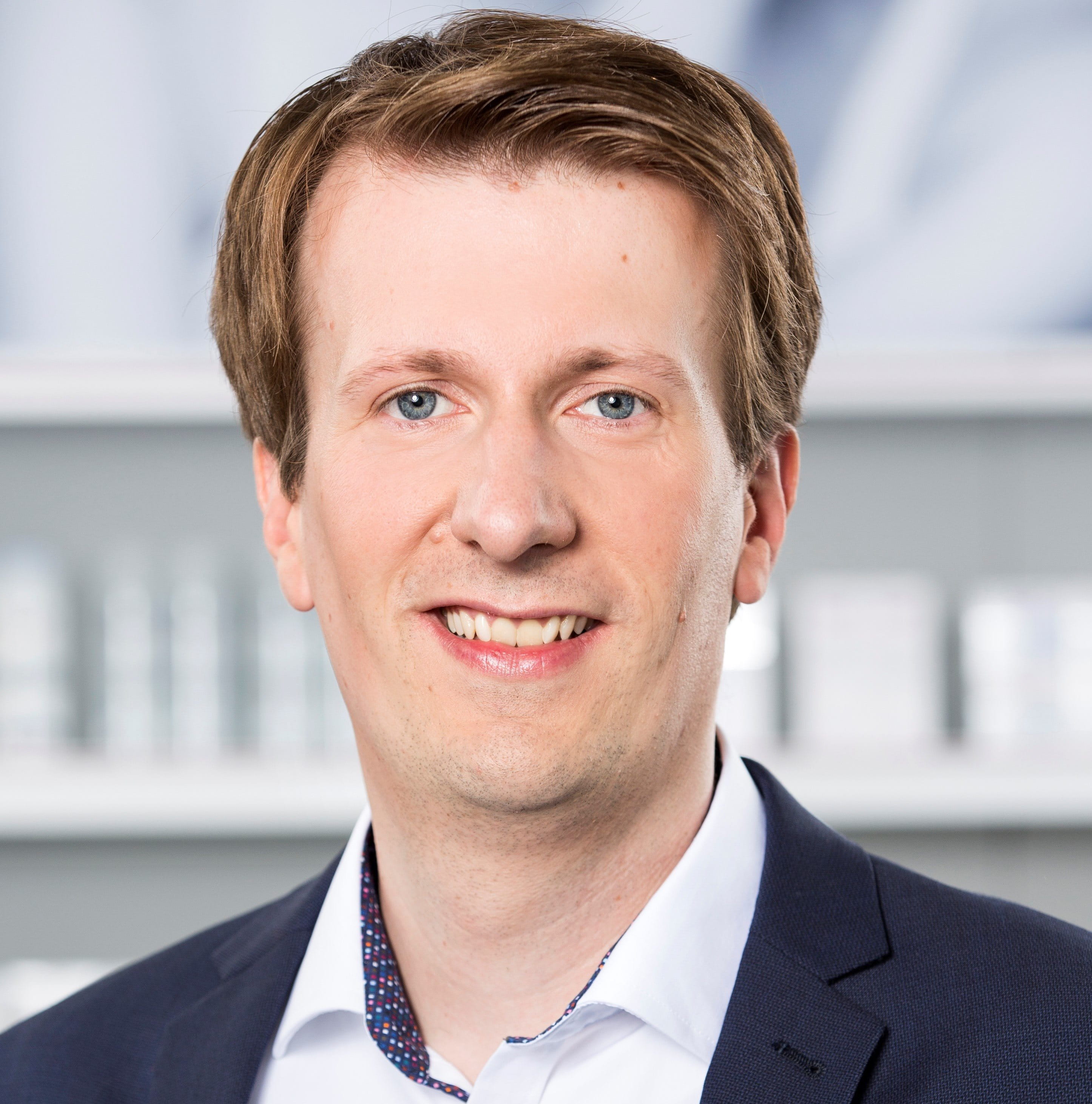 Dr. Dennis Roggenkamp