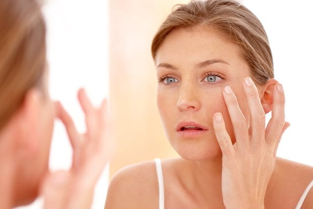 Peptidi: cosa sono e perché sono efficaci contro le rughe