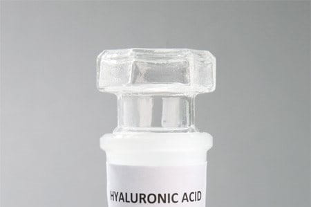 lahvička s kyselinou hyaluronovou