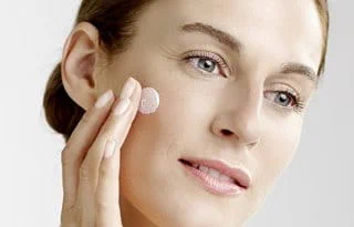 63486-eucerin-hyaluron-filler-how-to-use