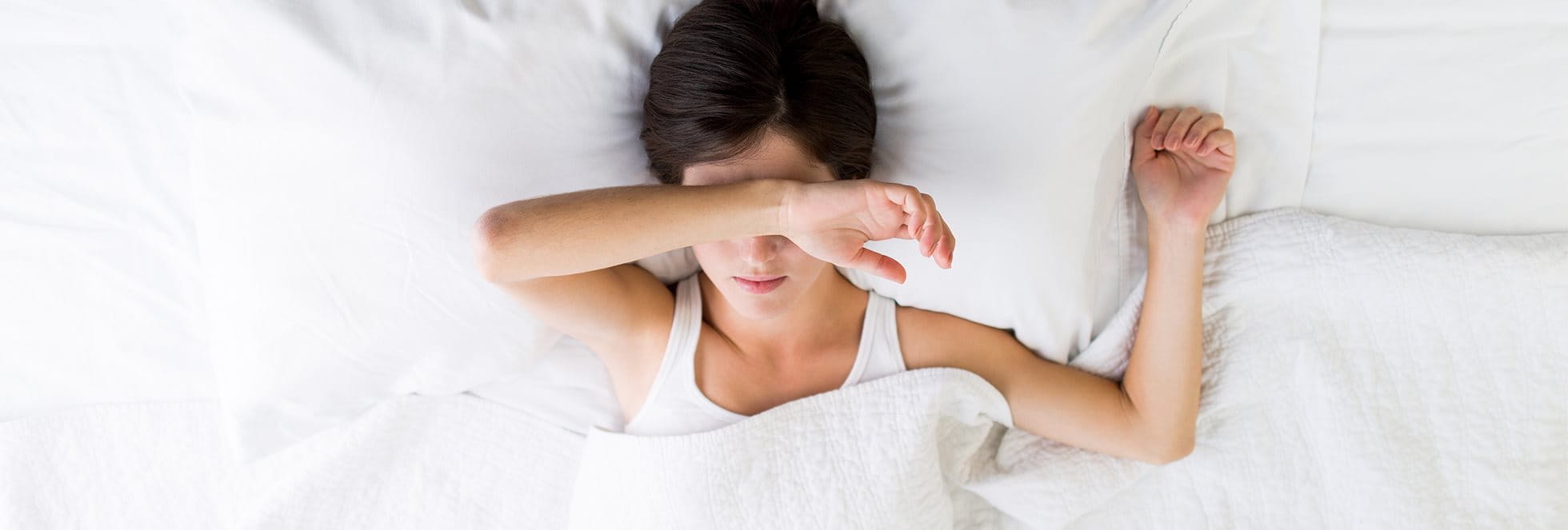 Ako atopická dermatitída ovplyvňuje spánok a kvalitu života