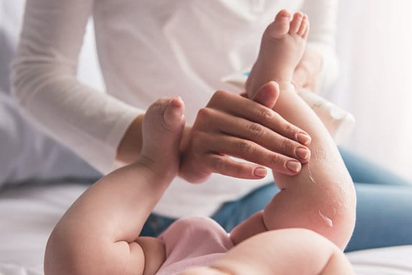 Verzorging van de babyhuid: zalf voor baby's