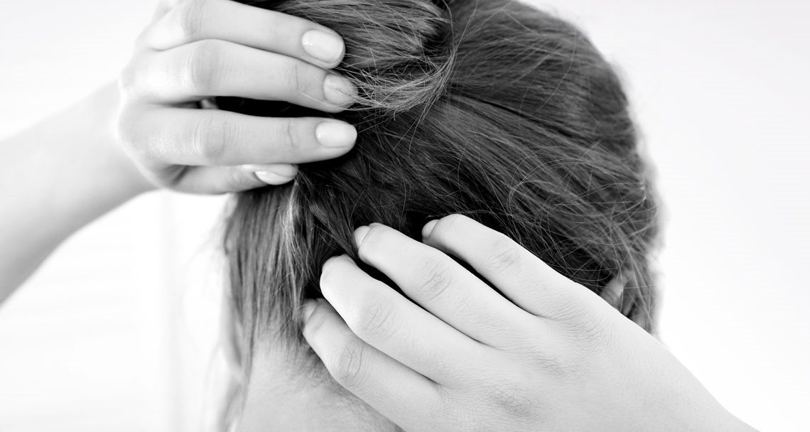 Ladrillo editorial Zanahoria Eucerin: Problemas del cuero cabelludo y el cabello| Acerca del cuero  cabelludo seco y pruriginoso