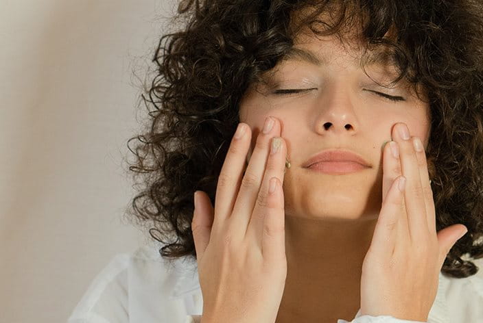 Gesichtsgymnastik gegen Falten