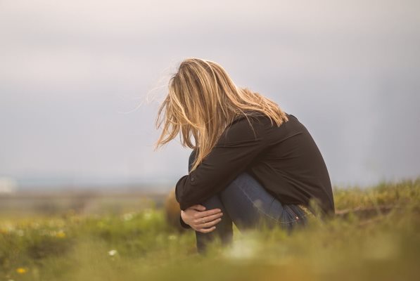 Akne kann für Betroffene belastend sein