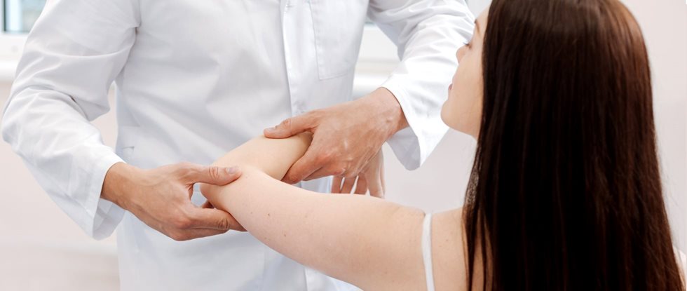 Ein unabhängiges Expertenpapier empfiehlt Pflege mit Urea bei trockener Haut