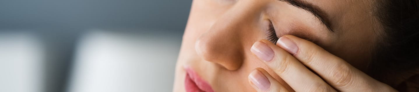 Neurodermitis am Auge einer Frau