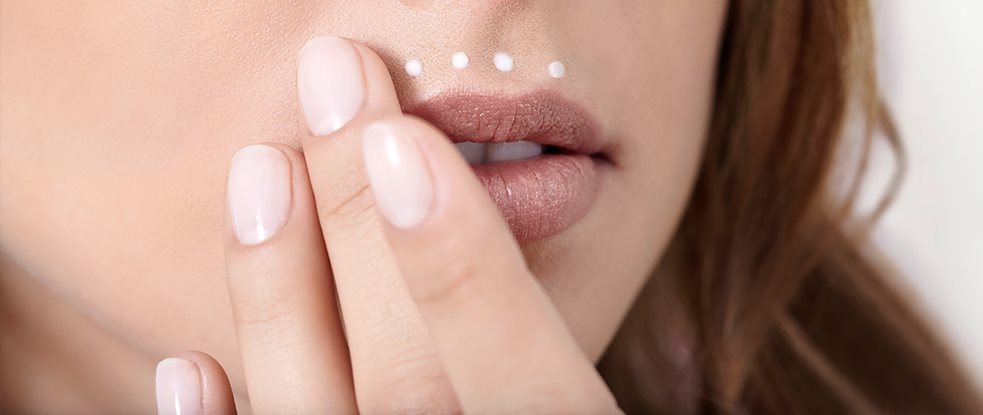 Behandlung von einem Melasma im Gesicht
