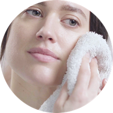Nettoyer la peau avec hyperpigmentation