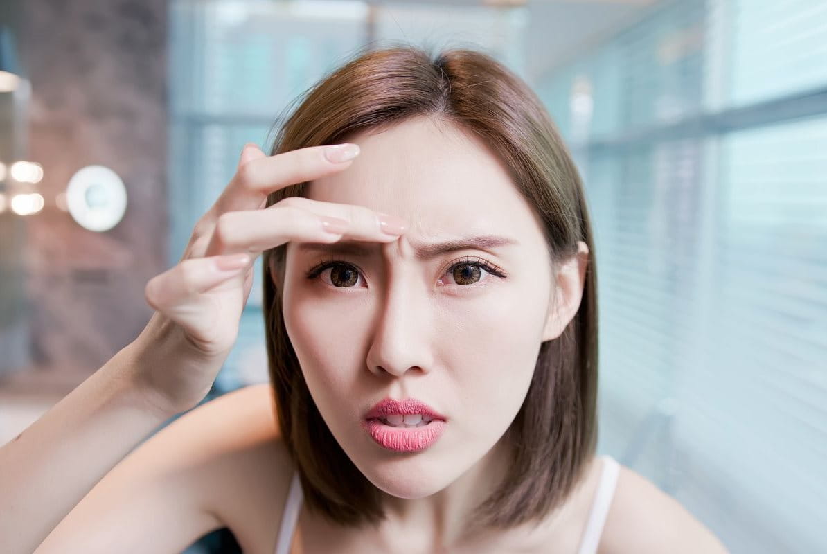 รอยย่นระหว่างคิ้ว