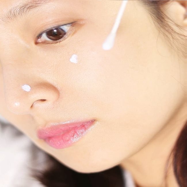 Trên thị trường hiện nay có đa dạng các sản phẩm hỗ trợ điều trị mụn được các chuyên khoa da liễu công nhận