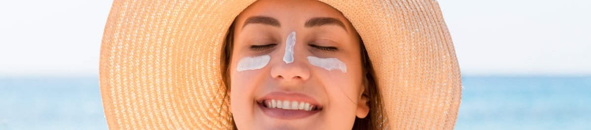 9 cách chăm sóc da mụn mùa hè