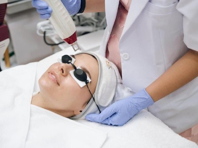 Ứng dụng công nghệ cao điều trị nám hỗn hợp
