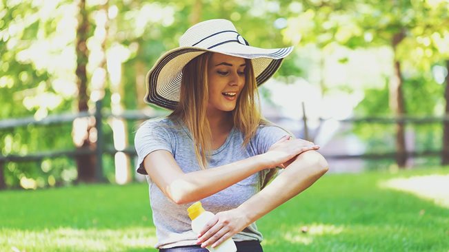 Dưới thời tiết oi bức, việc bảo hộ tuyệt đối cho làn da là thật sự cần thiết