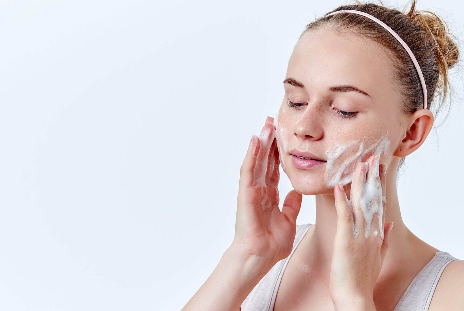 rửa mặt đúng cách