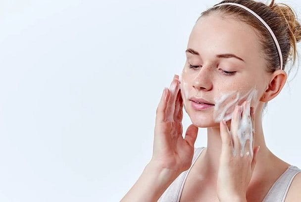 Sữa rửa mặt trị mụn