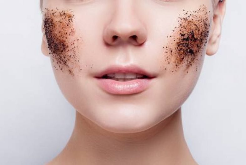 tẩy tế bào chết do da mụn