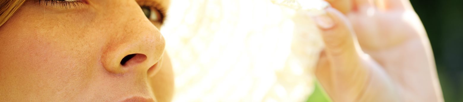 sol-beneficia-agrava-acne