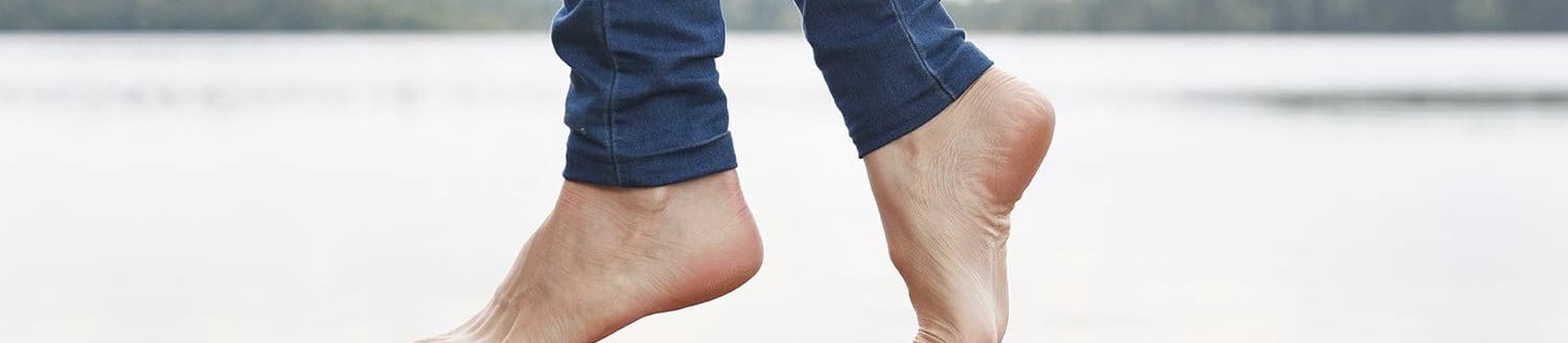 Füße auf Zehenspitzen