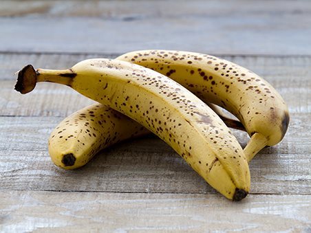 Überreife Bananen gegen trockene Füße