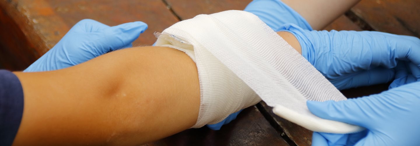 Druckverband anlegen am Arm